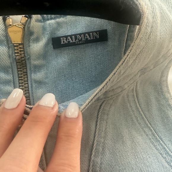 Balmain - Picture 2 of 9